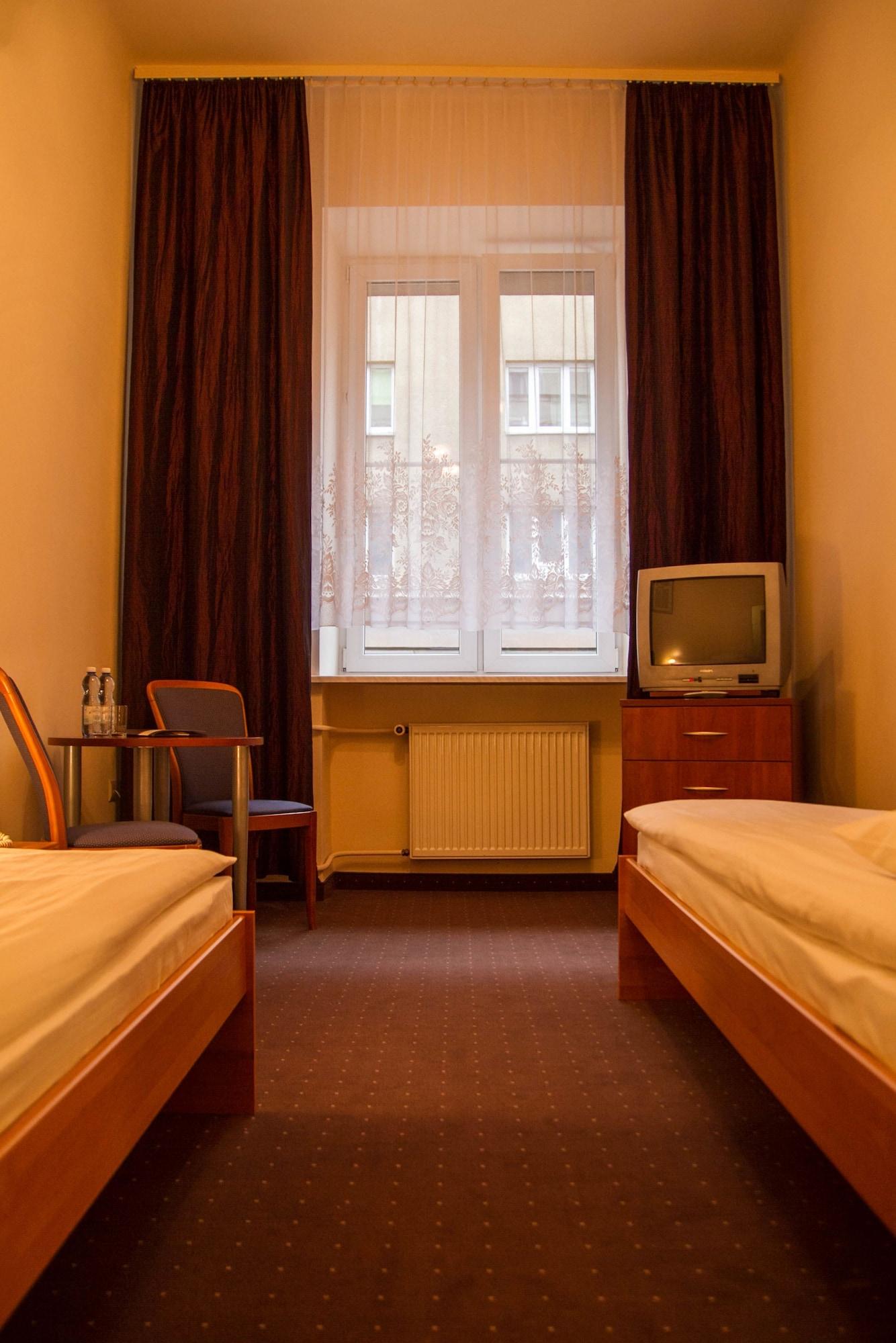 ורשה Hotel Mazowiecki מראה חיצוני תמונה