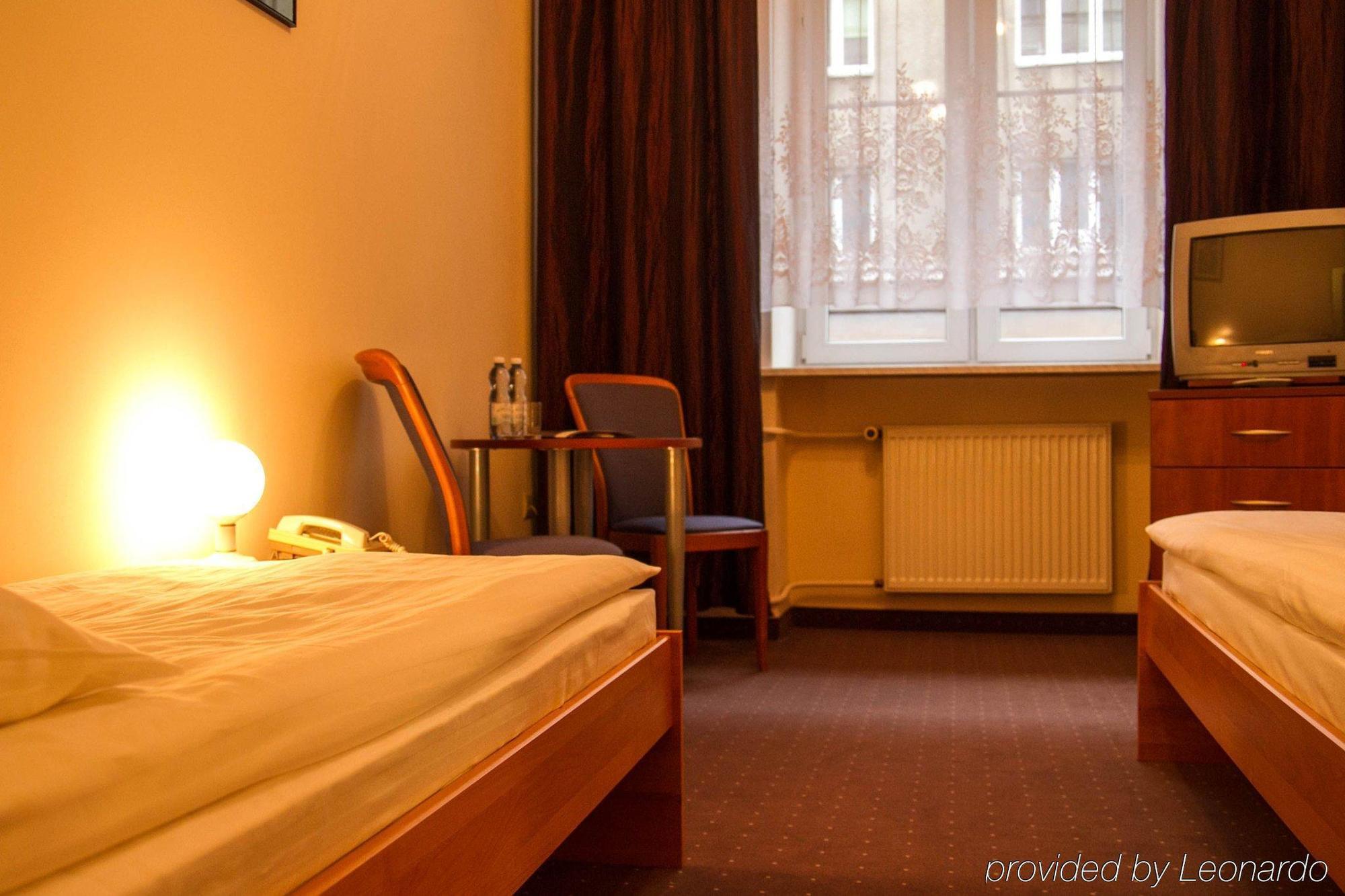 ורשה Hotel Mazowiecki מראה חיצוני תמונה